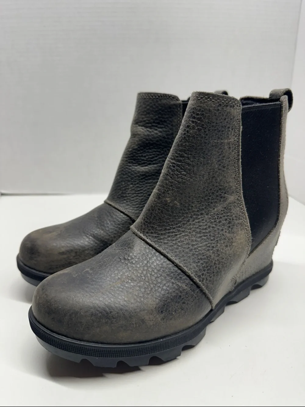 Sorel Joan Of Arctic Wedges II Chelsea Ankle Heeled Boots Bootie Gray Size 7.5